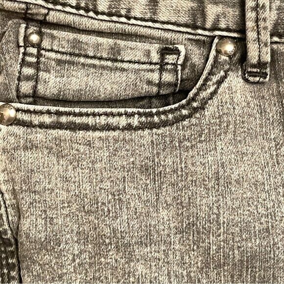 Express Zelda Slim Fit Ultra Low Rise Gray Jeans (Size 8) - Picture 6 of 11